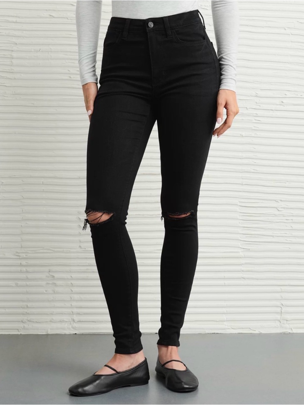 NWT Discontinued AE Black Low-Rise Ripped Skinny Jeans